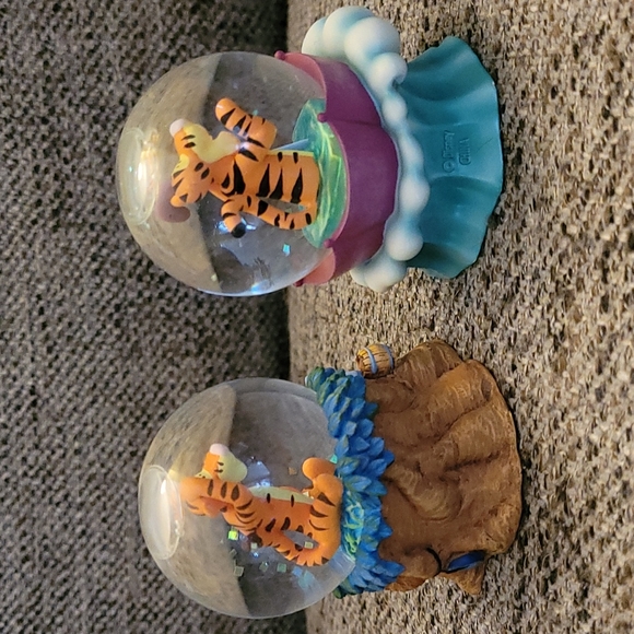 Two Disney Tigger from Winnie The Pooh Mini Snow Globes - Picture 7 of 8